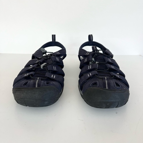 KEEN Men\'s Clearwater CNX Sandal in Navy Blue and Light Gray, size 10 / 43 main image 6